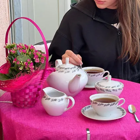Anastasia Couette-café 3*